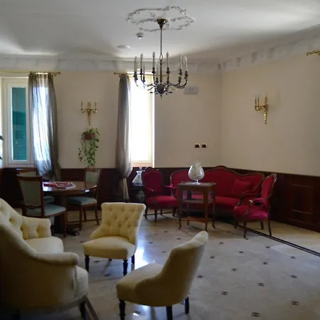 Livingston 4* Syracuse