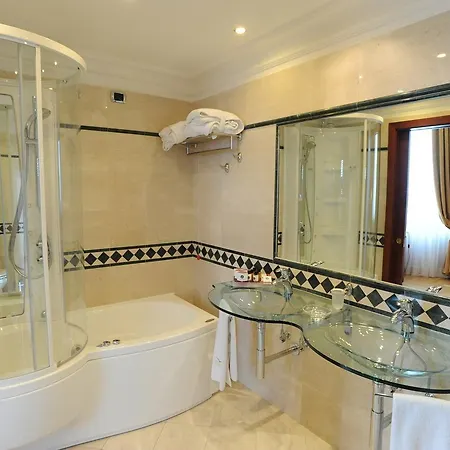 Otel Livingston 4*
