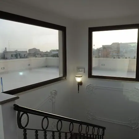 فندق Livingston 4*