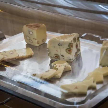 فندق Livingston 4*