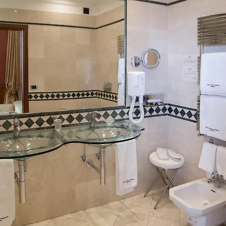 Livingston فندق سيراكوزا