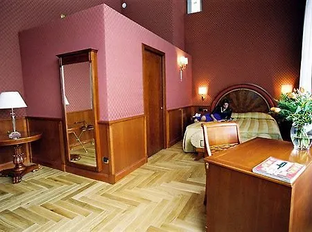 Livingston 4*