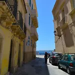 Livingston Hotel 4*
