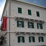 Livingston Hotel