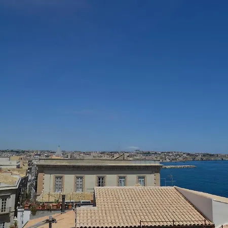Livingston Hotel 4*