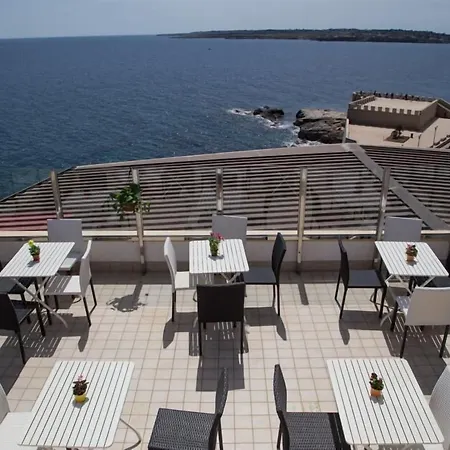 Livingston 4*