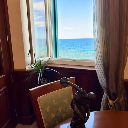 Hotel Livingston 4*
